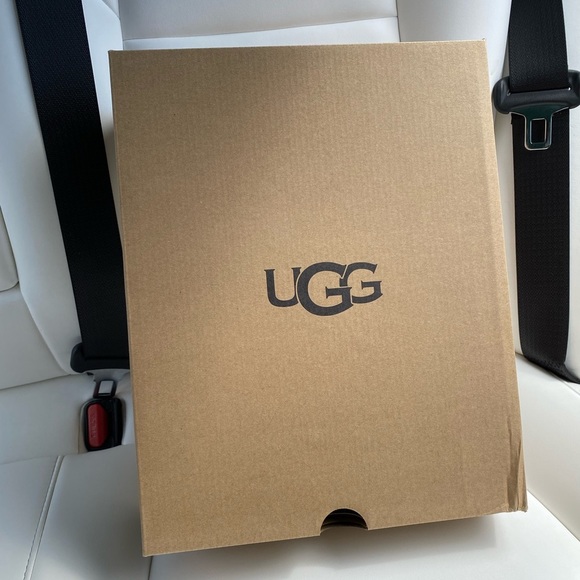 UGG CLASSIC SAMBA RED SUEDE MINI SIDE LOGO BOOTS - Picture 9 of 16